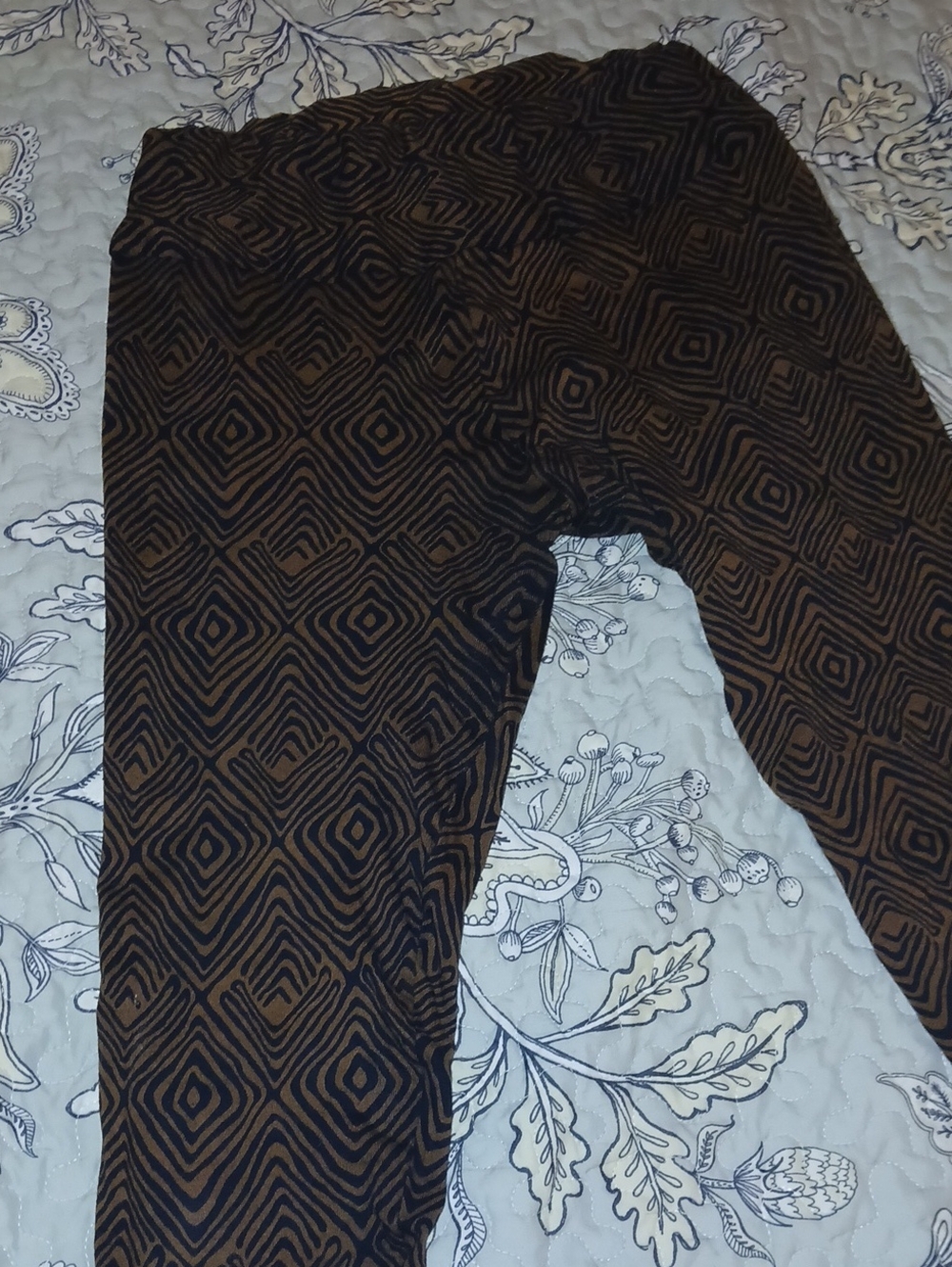 Women's Brown Geometric Print Leggings